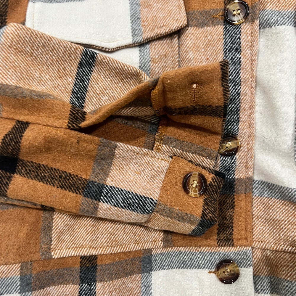 Plaid Button-Up Cropped Jacket - Picture 7 of 9